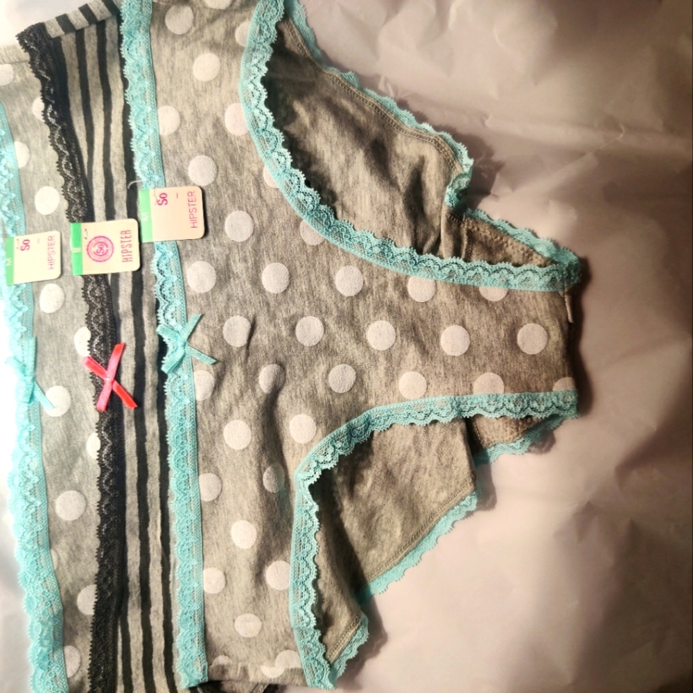 3 pairs new cheeky undies